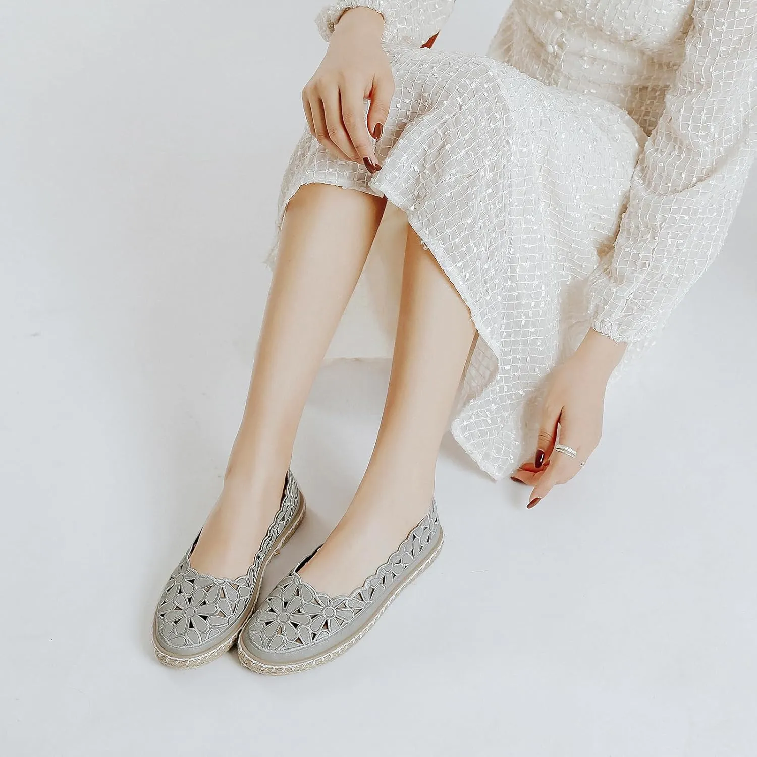 HEAWISH Women??s Ballet Flat Daisy Round Toe Dress Shoes Casual Slip On Rope Loafer