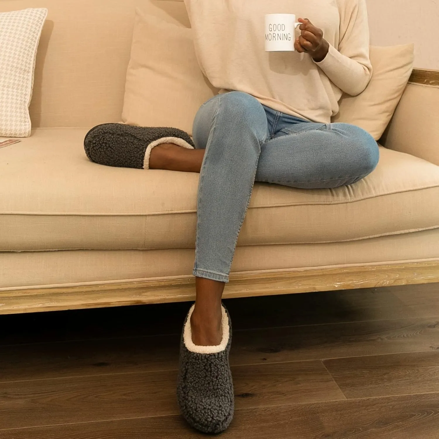 RockDove Women's Nomad Faux Shearling Lined Closed Back Slipper
